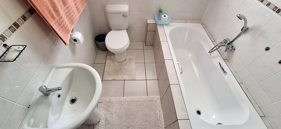 3 Bedroom Property for Sale in Albertinia Western Cape
